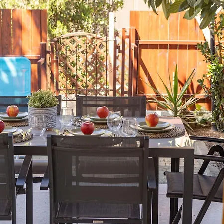 Willa Laranca Oneiro Seaside