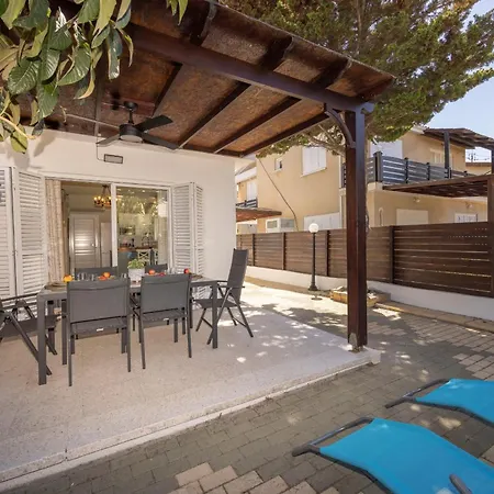 Willa Laranca Oneiro Seaside Periwolia