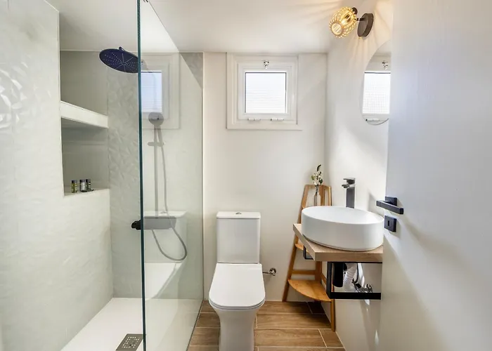 Willa Laranca Oneiro Seaside *